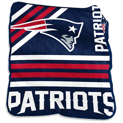 Jeté Raschel en peluche 50 po x 60 po des New England Patriots
