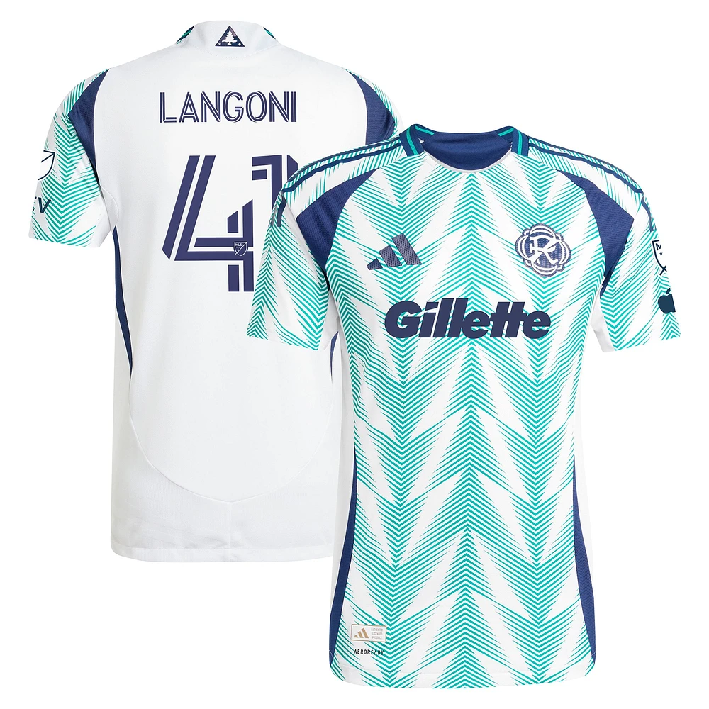 Maillot de joueur authentique adidas Luca Langoni New England Revolution 2025 Eastern White Pine x Flag of pour homme
