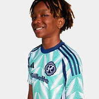 Maillot réplique adidas New England Revolution 2025 Eastern White Pine x Flag of pour jeunes