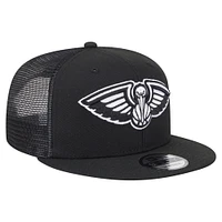 Men's New Era Black New Orleans Pelicans 9FIFTY Snapback Trucker Hat