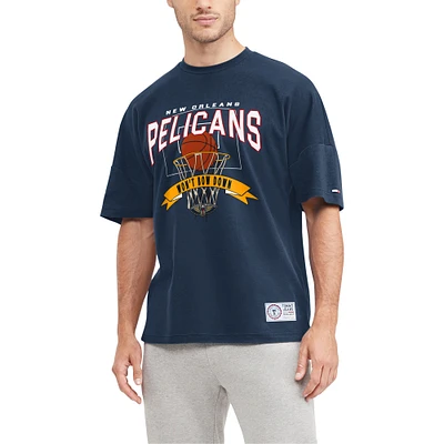 T-shirt Tommy Jeans New Orleans Pelicans Tim Backboard bleu marine pour homme