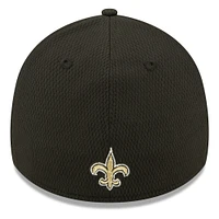 Men's New Era Vegas Gold Orleans Saints 2022 Sideline - 39THIRTY Coaches Flex Hat