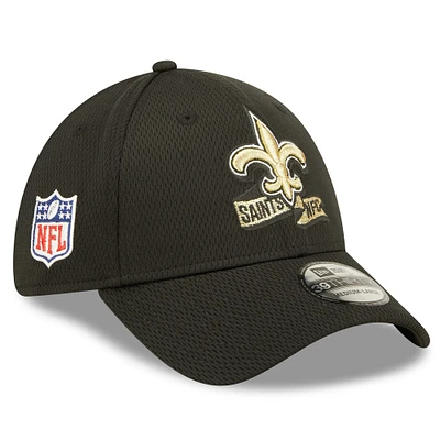 New Era Vegas Gold Orleans Saints 2022 Sideline pour homme - Casquette 39THIRTY Coaches Flex