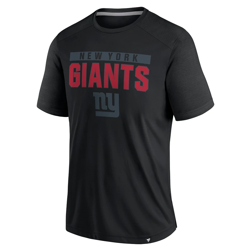 Men's Fanatics  Black New York Giants Defender Blackout T-Shirt