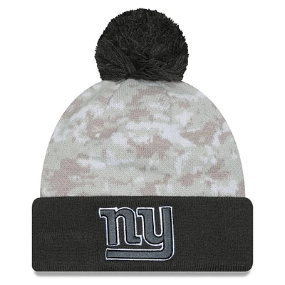 Bonnet en tricot à revers avec pompon et motif camouflage numérique New Era New York Giants 2024 Salute To Service blanc/graphite pour homme