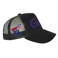 Casquette réglable de camionneur précourbée noire New York Giants Times Up Mitchell & Ness pour jeunes