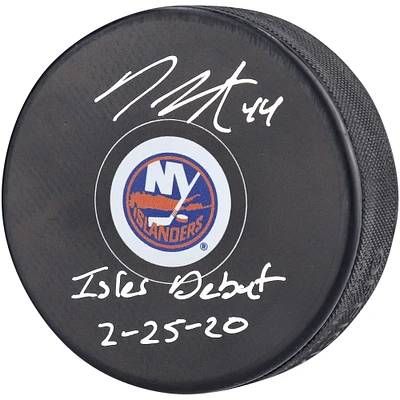 Rondelle de hockey autographiée par Jean-Gabriel Pageau des Islanders de New York avec l'inscription « Isles Debut 2/25/20 »