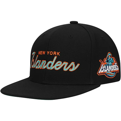 Casquette Snapback noire Mitchell & Ness pour hommes des Islanders de New York Core Team Script 2.0