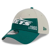 Men's New Era Cream/Kelly Green York Jets 2023 Sideline Historic 39THIRTY Flex Hat