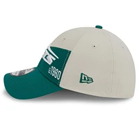 Men's New Era Cream/Kelly Green York Jets 2023 Sideline Historic 39THIRTY Flex Hat