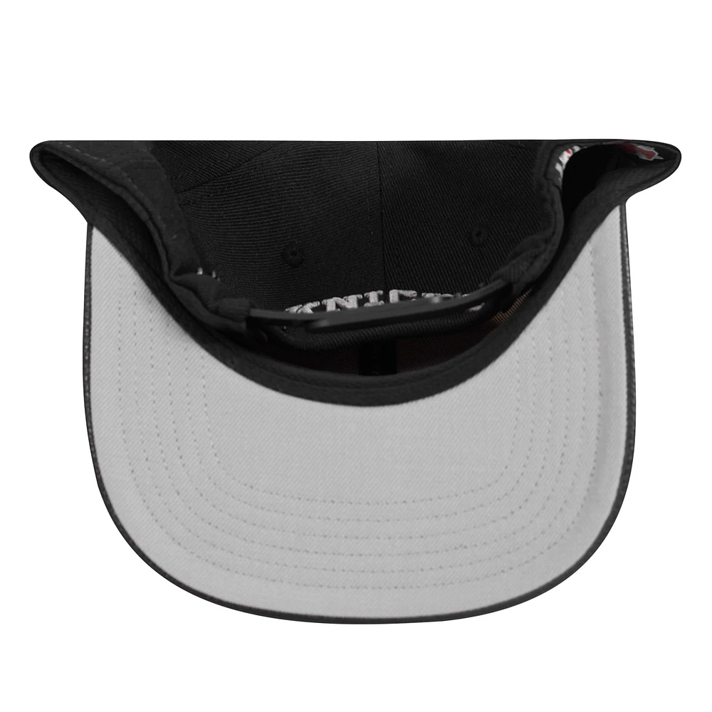 Men's Pro Standard Cream/Black New York Knicks French Terry Snapback Hat