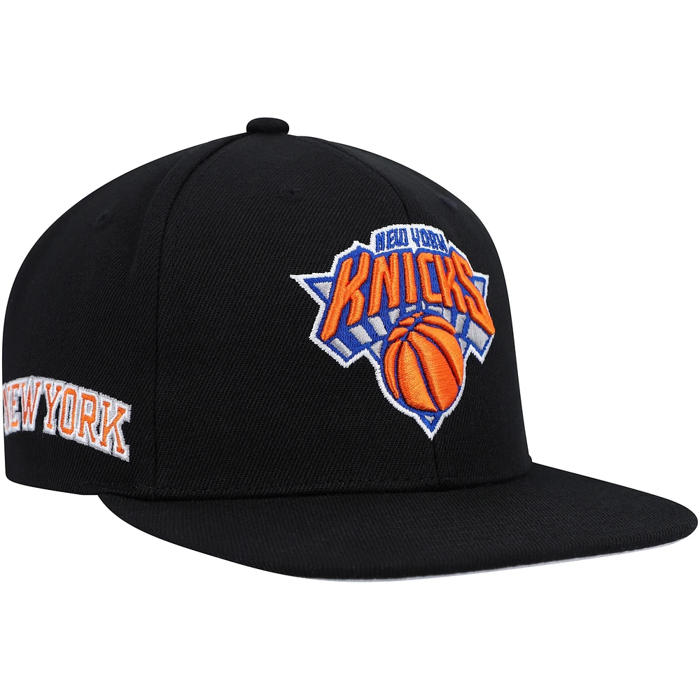 Casquette Snapback noire Mitchell & Ness New York Knicks Side Core 2.0 pour hommes