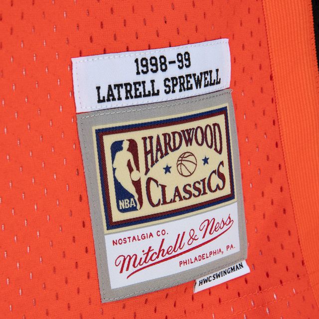 Maillot de joueur Mitchell & Ness Latrell Sprewell orange/noir New York Knicks 1998/99 Hardwood Classics Fadeaway Swingman pour homme