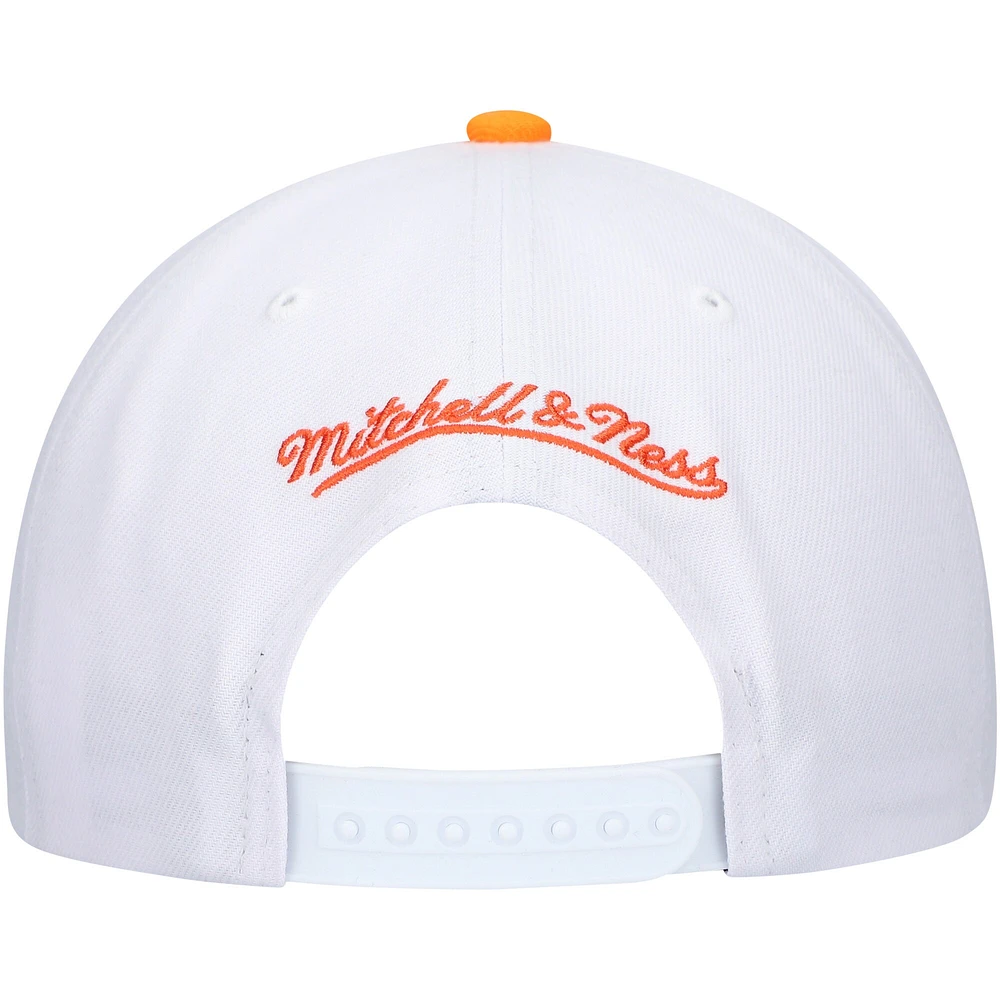 Men's Mitchell & Ness White/Orange New York Knicks Hardwood Classics Core 2-Tone 2.0 Pro Snapback Hat