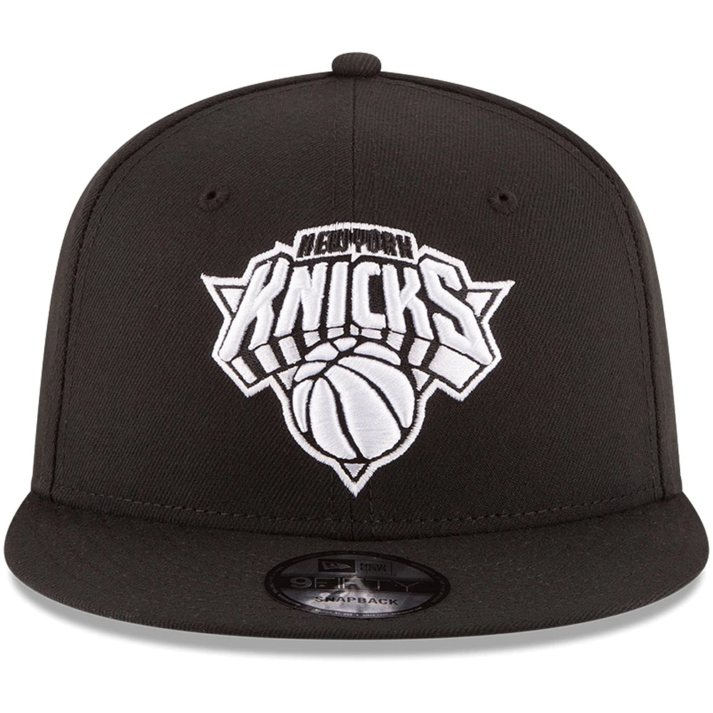Men's New Era Black New York Knicks Black & White Logo 9FIFTY Adjustable Snapback Hat
