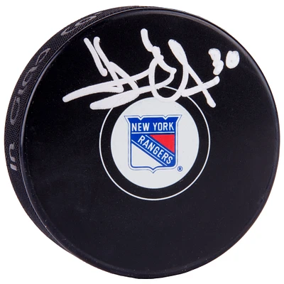 Rondelle de hockey autographiée par Henrik Lundqvist des Rangers de New York - Steiner Sports