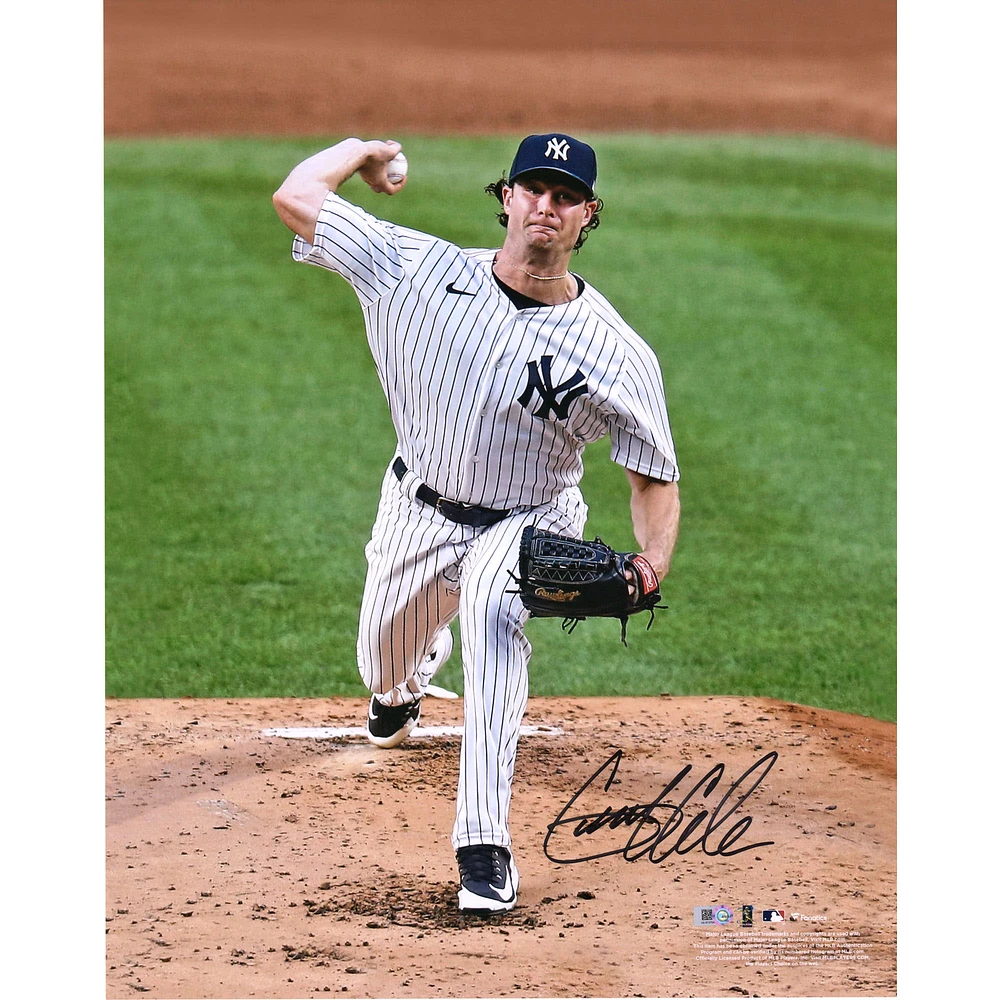 Photographie autographiée de Gerrit Cole des Yankees de New York, 16" x 20"
