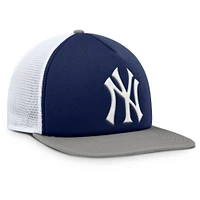 Men's Fanatics Navy/White New York Yankees Fundamental Foam Front Snapback Hat