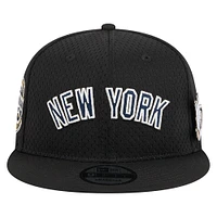 Men's New Era Black New York Yankees Post Up Pin 9FIFTY Snapback Hat