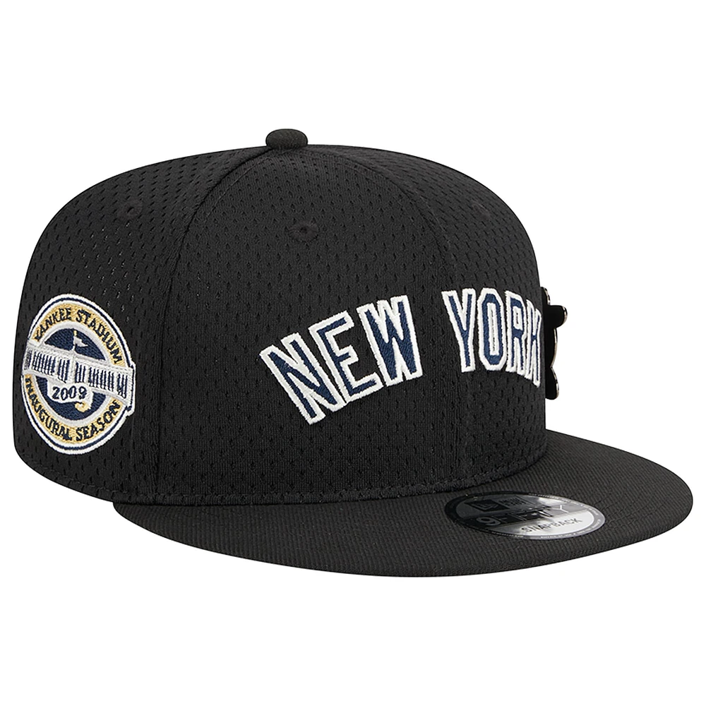 Men's New Era Black New York Yankees Post Up Pin 9FIFTY Snapback Hat