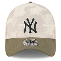 Men's New Era Light Beige/Olive York Yankees 2025 Armed Forces Day 39THIRTY Flex Hat