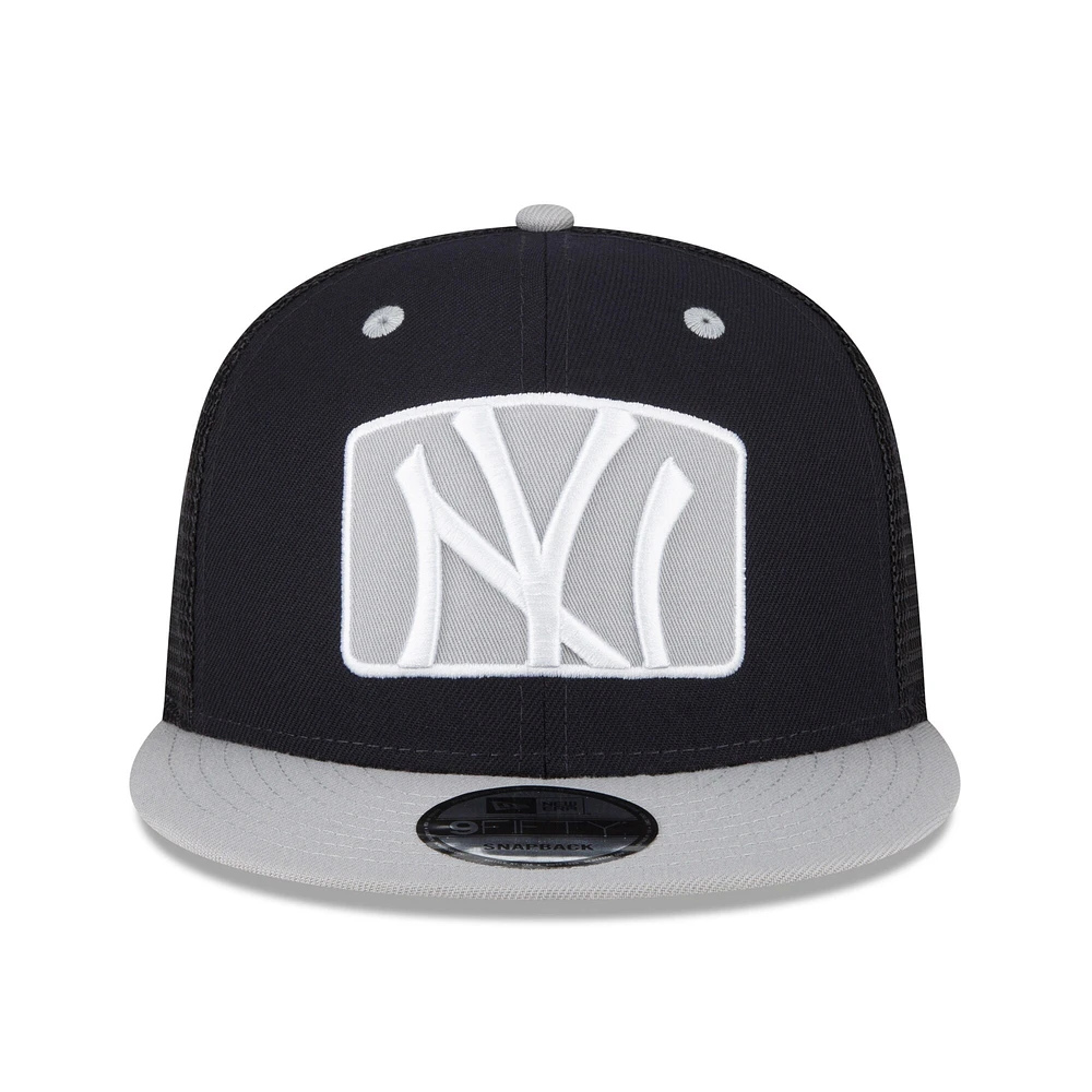 Men's New Era Navy New York Yankees Logo Zoom Trucker 9FIFTY Snapback Hat