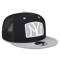 Men's New Era Navy New York Yankees Logo Zoom Trucker 9FIFTY Snapback Hat