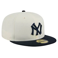 Men's New Era White York Yankees Cooperstown Collection Chrome 59FIFTY Fitted Hat