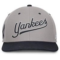 Men's Nike Gray/Navy New York Yankees Cooperstown Collection Pro Performance Snapback Hat