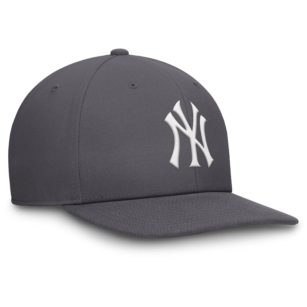 Men's Nike Gray New York Yankees Pro Performance Snapback Hat