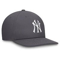 Men's Nike Gray New York Yankees Pro Performance Snapback Hat