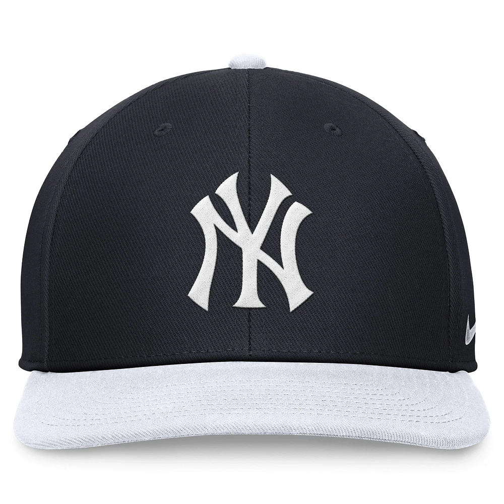 Men's Nike Navy/White New York Yankees Two-Tone Snapback Hat