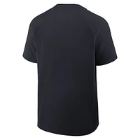 Men's Nike Navy New York Yankees Authentic Collection Raglan Short Sleeve Windshirt