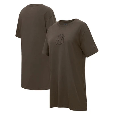 Robe t-shirt neutre Pro Standard marron pour femmes des Yankees de New York