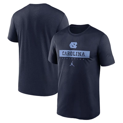 T-shirt Jordan Brand North Carolina Tar Heels 2024 Sideline Legend Performance pour homme bleu marine