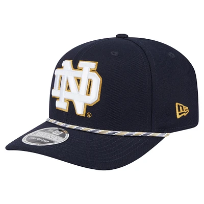 Casquette New Era bleu marine pour homme, motif Fighting Irish Game Day, 9SEVENTY extensible à boutons-pression