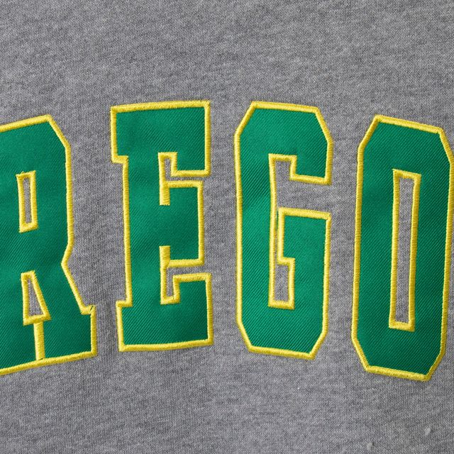 Sweat Colosseum gris chiné Oregon Ducks Arch & Logo pour homme