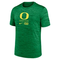 Men's Nike  Green Oregon Ducks Campus Center Block Velocity Performance T-Shirt