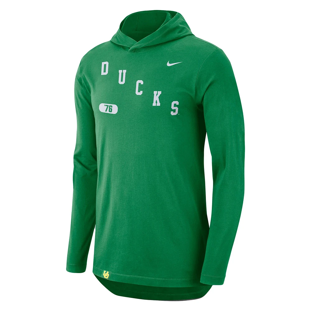 Men's Nike Green Oregon Ducks Team Performance Long Sleeve Hoodie T-Shirt