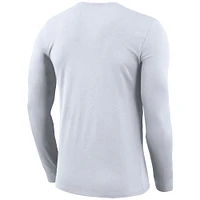 Men's Nike White Oregon Ducks Basketball Icon Legend Performance Long Sleeve T-Shirt