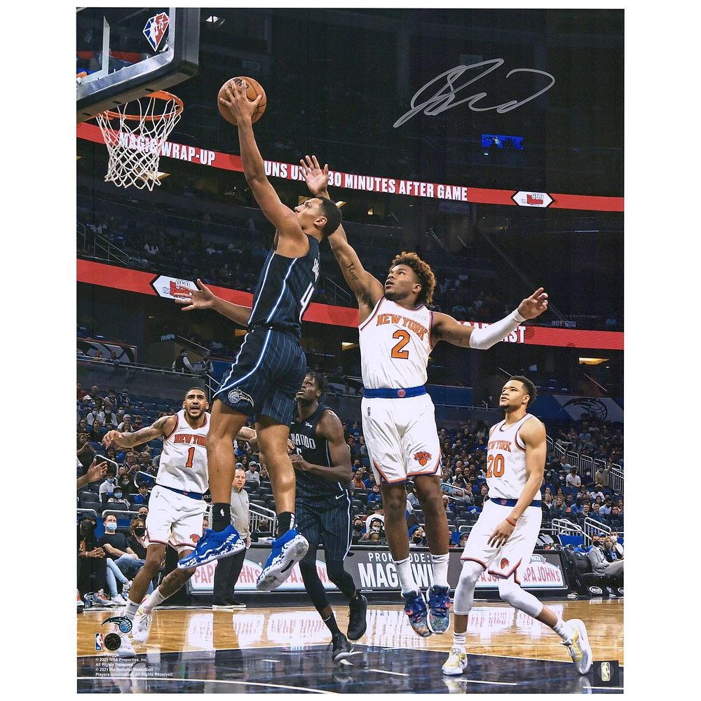 Photographie autographiée de 16'' x 20'' du maillot noir Layup de Jalen Suggs par Orlando Magic