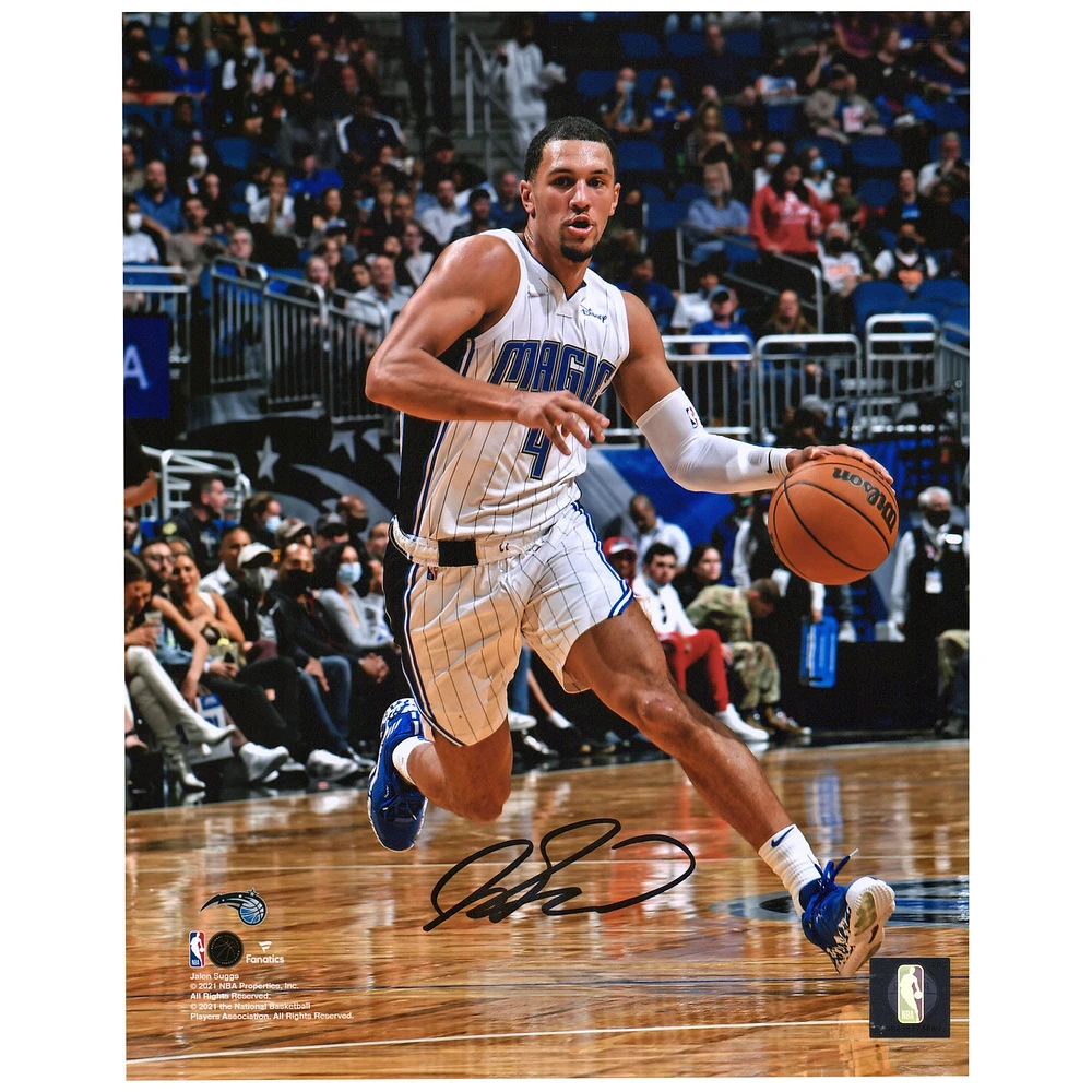 Photographie autographiée de 8'' x 10'' de Jalen Suggs en train de dribbler en maillot blanc des Orlando Magic