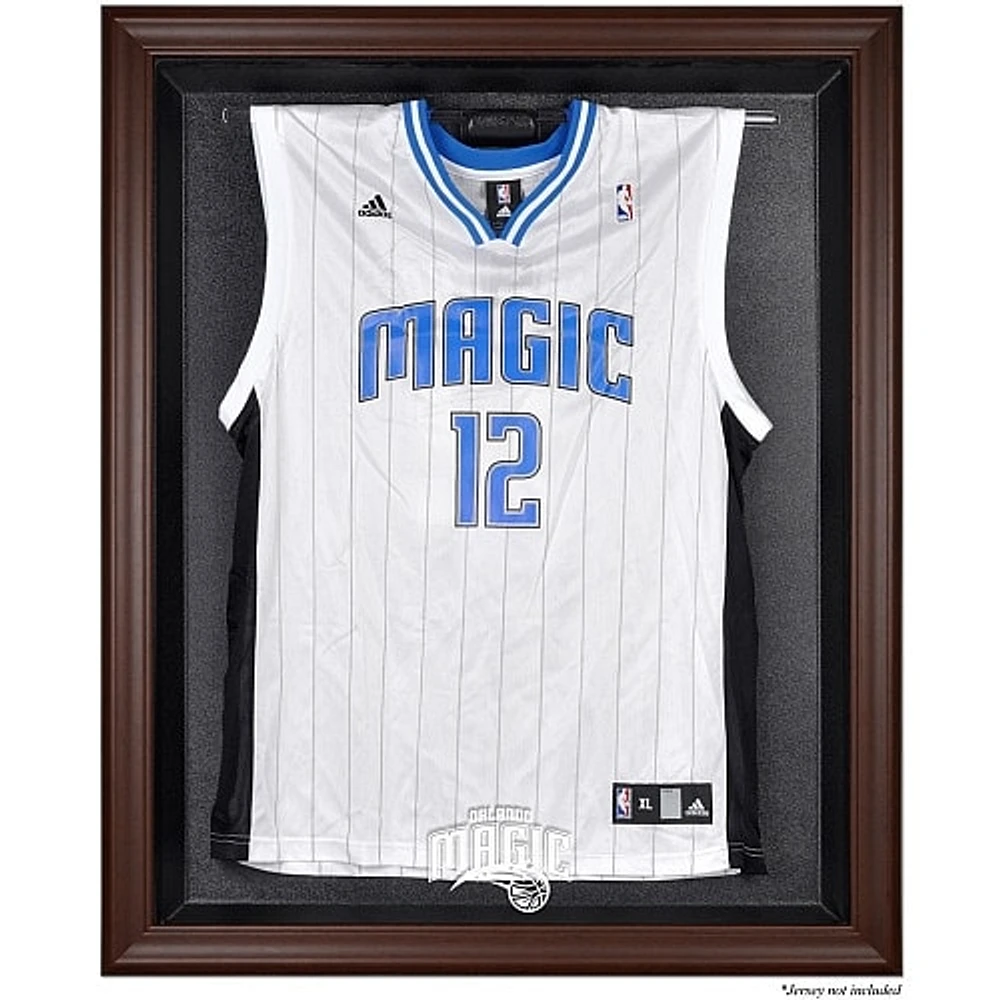 Vitrine de présentation avec logo encadré marron des Orlando Magic