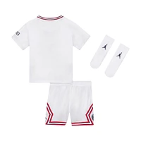 Infant Jordan Brand White Paris Saint-Germain 2022/23 Fourth Stadium Kit Set