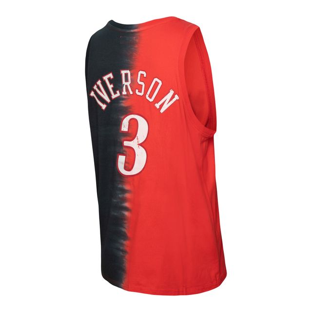 Mitchell & Ness Allen Iverson pour homme Noir/Rouge Philadelphia 76ers Hardwood Classics Tie-Dye Nom et numéro - Débardeur