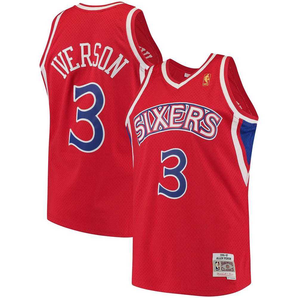 Maillot Swingman Mitchell & Ness Allen Iverson rouge Philadelphia 76ers 1996/97 Hardwood Classics pour hommes