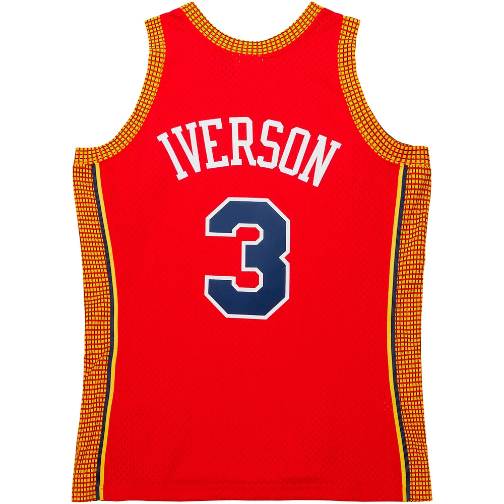 Maillot Swingman Mitchell & Ness Allen Iverson rouge Philadelphia 76ers 2004/05 Hardwood Classics pour hommes
