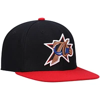 Men's Mitchell & Ness Black/Red Philadelphia 76ers Hardwood Classics Team Two-Tone 2.0 Snapback Hat