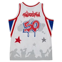 Maillot de mode Mitchell & Ness x Tats Cru blanc Philadelphia 76ers Hardwood Classics pour hommes