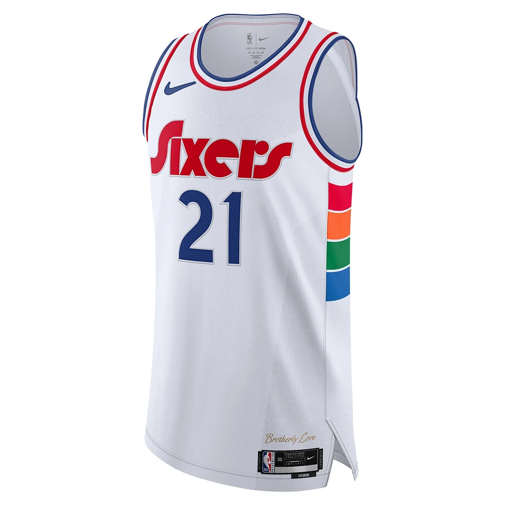 Maillot de joueur authentique Nike Joel Embiid blanc Philadelphia 76ers 2024/25 pour homme - Édition City